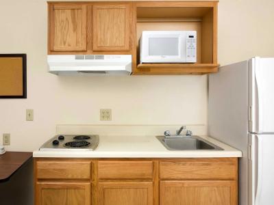WoodSpring Suites Orlando South - 17