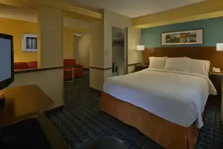 Fairfield Inn & Suites - 6
