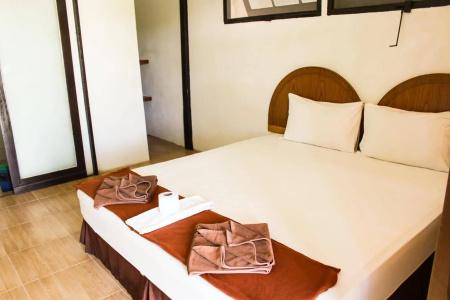 Phi Phi Cozy Seafront Resort - 2