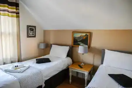 Lonsdale Guest House - 36