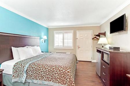 Cabana Inn & Suites - 2
