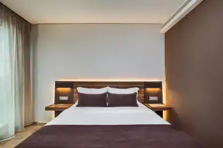 ad Imperial Plus Thessaloniki - 25