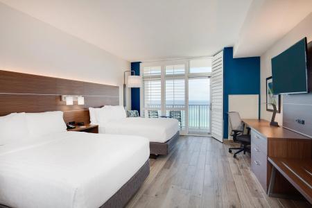 Holiday Inn Express & Suites Beach Beachfront by IHG - 3