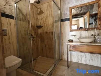 Sarnich Cave Suites - 98
