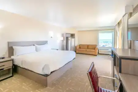 Clarion Pointe Galveston Seawall - 54