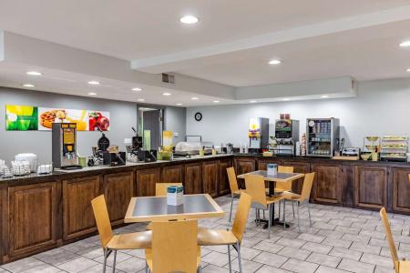 Quality Inn - Hwy 76 Central - 16
