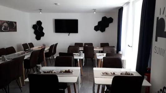 Sunny Straubing - 16