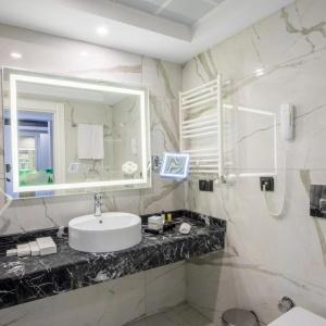 Karpalas City & Spa - 33
