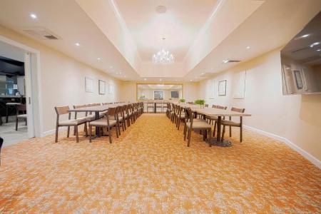 Royal Plaza Inn - 18