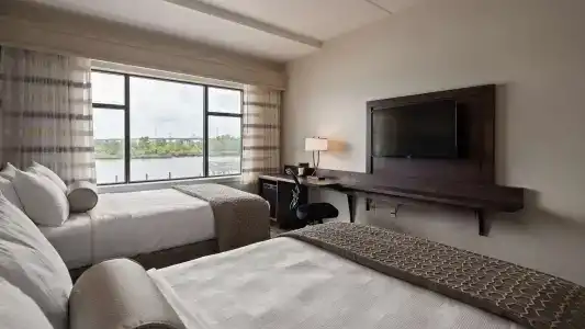 Best Western Plus Coastline Inn - 4