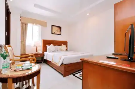 Tan Hoang Long - 28