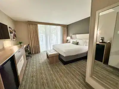 Best Western Plus Atlantic Beach Resort - 86