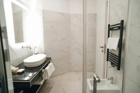 Escape Luxury Suite - 40