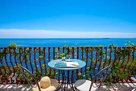 Eden Roc Suites - 122