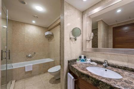 Holiday Inn Sisli, An Ihg - 9