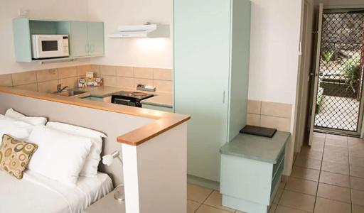 Adina Place Apartments - 13