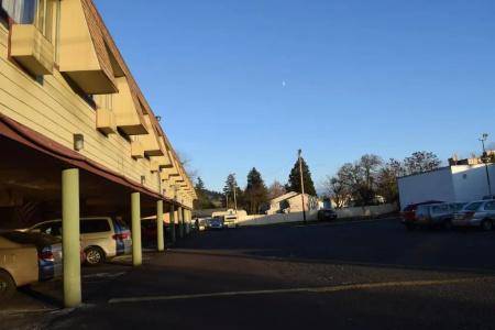 Best Value Inns - - 9