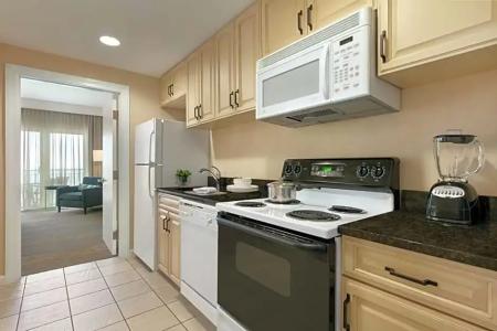 Hilton Suites Oceanfront - 49