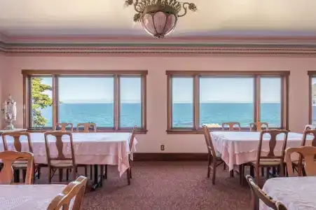 Martine Inn - 41