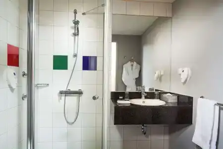 Park Inn by Radisson Frankfurt Airport - 3