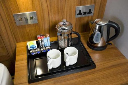 London Court - 10