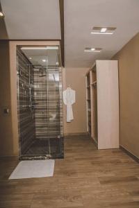 Down Town By Business & Leisures - 175