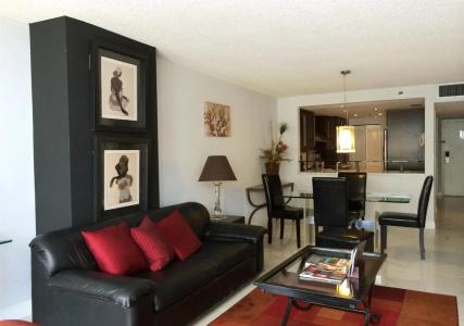 DoubleTree by Hilton Grand Biscayne Bay - 13
