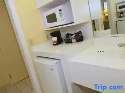 Ramada by Wyndham Kissimmee Gateway - 82