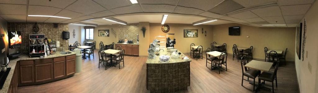 EverSpring Inn & Suites - 24