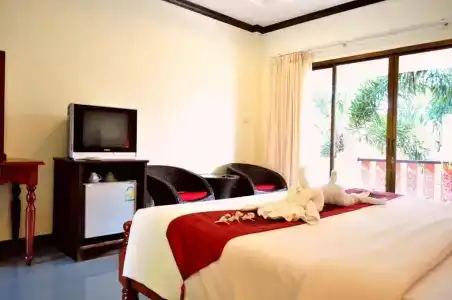 Lanta Seafront Resort - 81