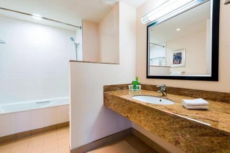 Courtyard by Marriott Prague City - 7