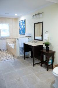Coconut Palm Inn - 9