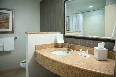 Courtyard by Marriott Downtown - 4