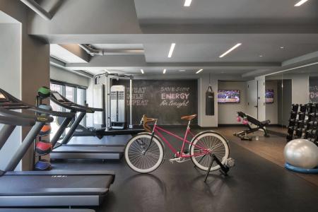 Moxy Chicago Downtown - 16