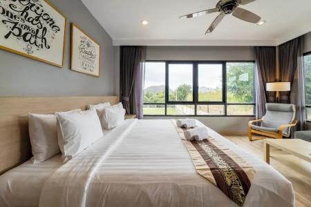 Grandsiri KhaoYai - 55