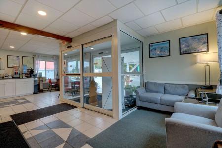Quality Inn & Suites - 3