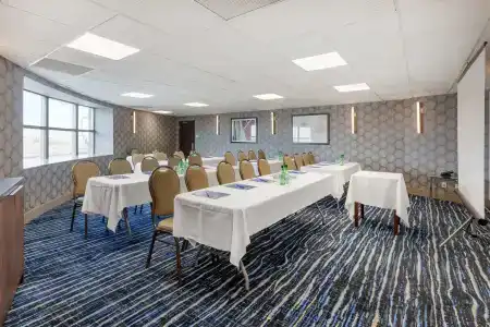 GLō Best Western Corporate Centre - 33