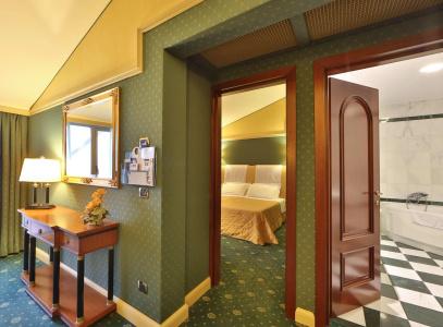 Best Western Grand Guinigi - 29