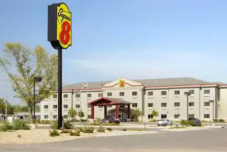 Super 8 by Wyndham at Forbes Landing - 0