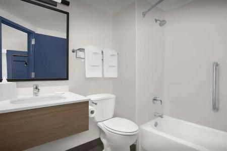 Quality Inn San Antonio Fiesta at Six Flags - 60