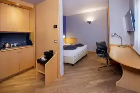 Best Western Plus Executive and Suites - 28