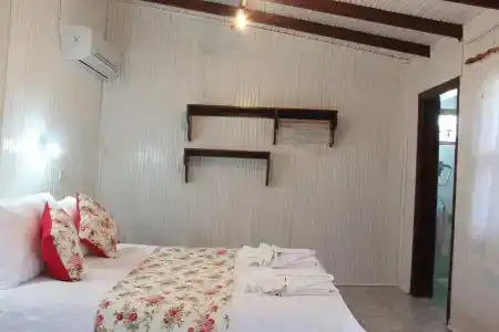 Esralina Pension - 49
