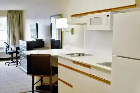 Extended Stay America Suites - Kansas City - - Nall Ave - 52
