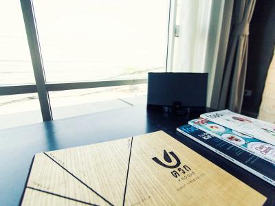 Kroque Boutique & Bistro - 15