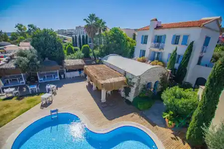 Port Alacati - 13