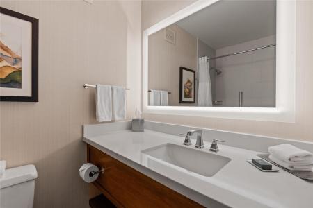 DoubleTree by Hilton City Center - 64