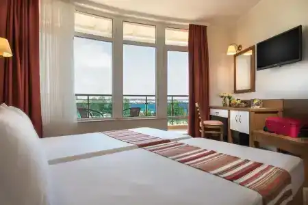 Miramar - Half Board - 40