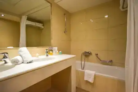 Plaza Resort - 8