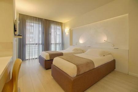 The Rooms Tirana - 40