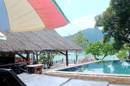 Phi Phi Cozy Seafront Resort - 11